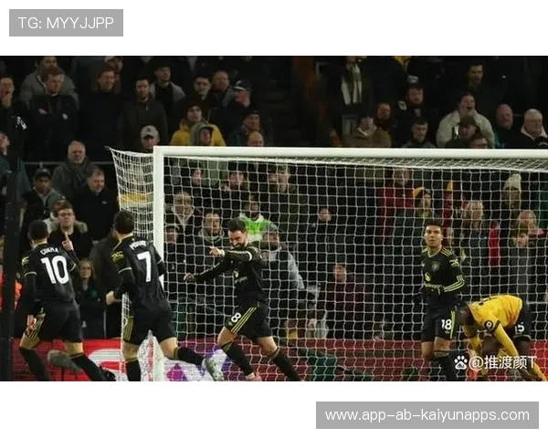 曼联准备在边路深度上进行一次短期投入提升